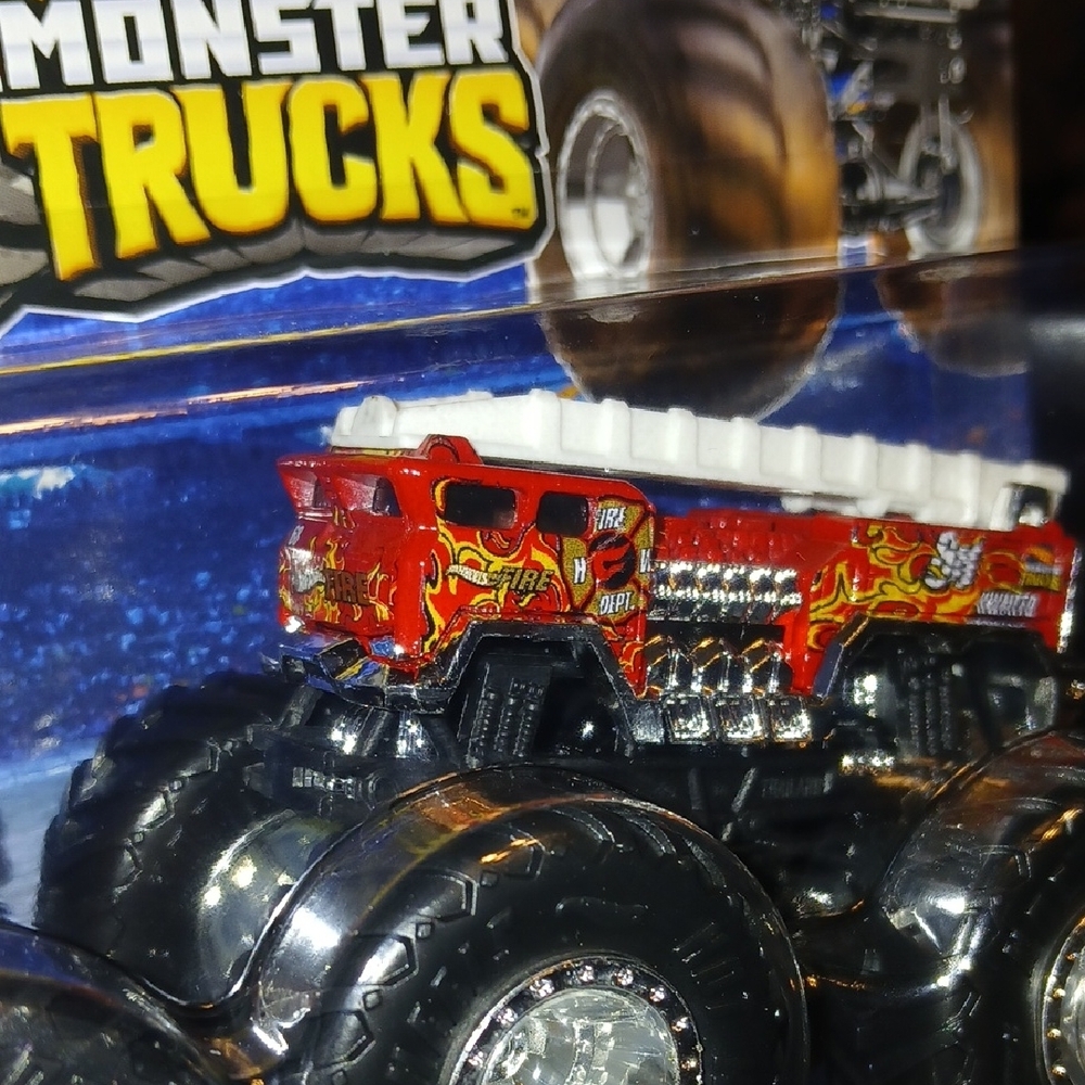 5 Alarm & Bone SHAKER Hot Wheels Monster Trucks - Red and Black - Picture 3 of 7